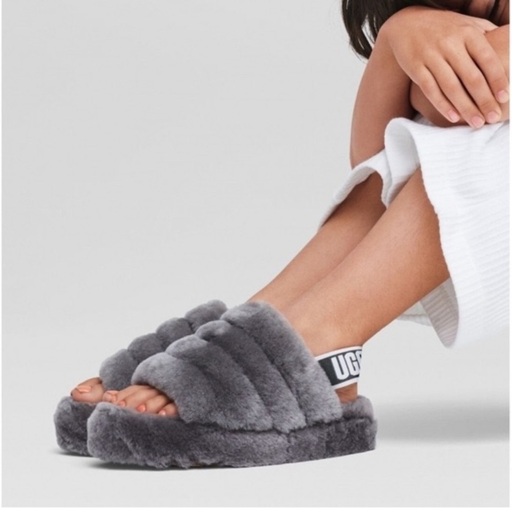 UGG Fluff Yeah Super Fluff Sheepskin Shearling Slides in Charcoal Gray Size 7